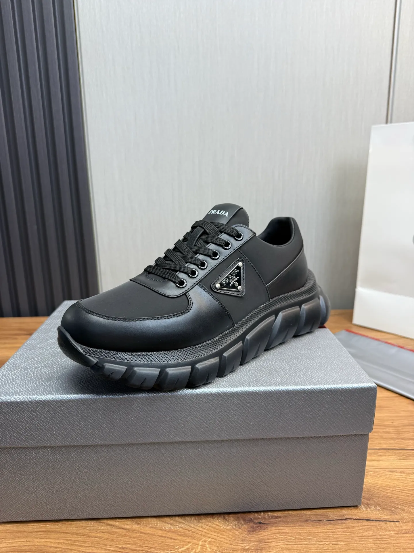 Men's shoes 💰580💰 [PRADA] Men's shoes are popular in the counter, official website is synchronized, 1 high-quality shipment ✔️Imported cowhide fabric + cowhide lining, 1🆚1 replica, original sole, 38-45 (45 customized, non-refundable)